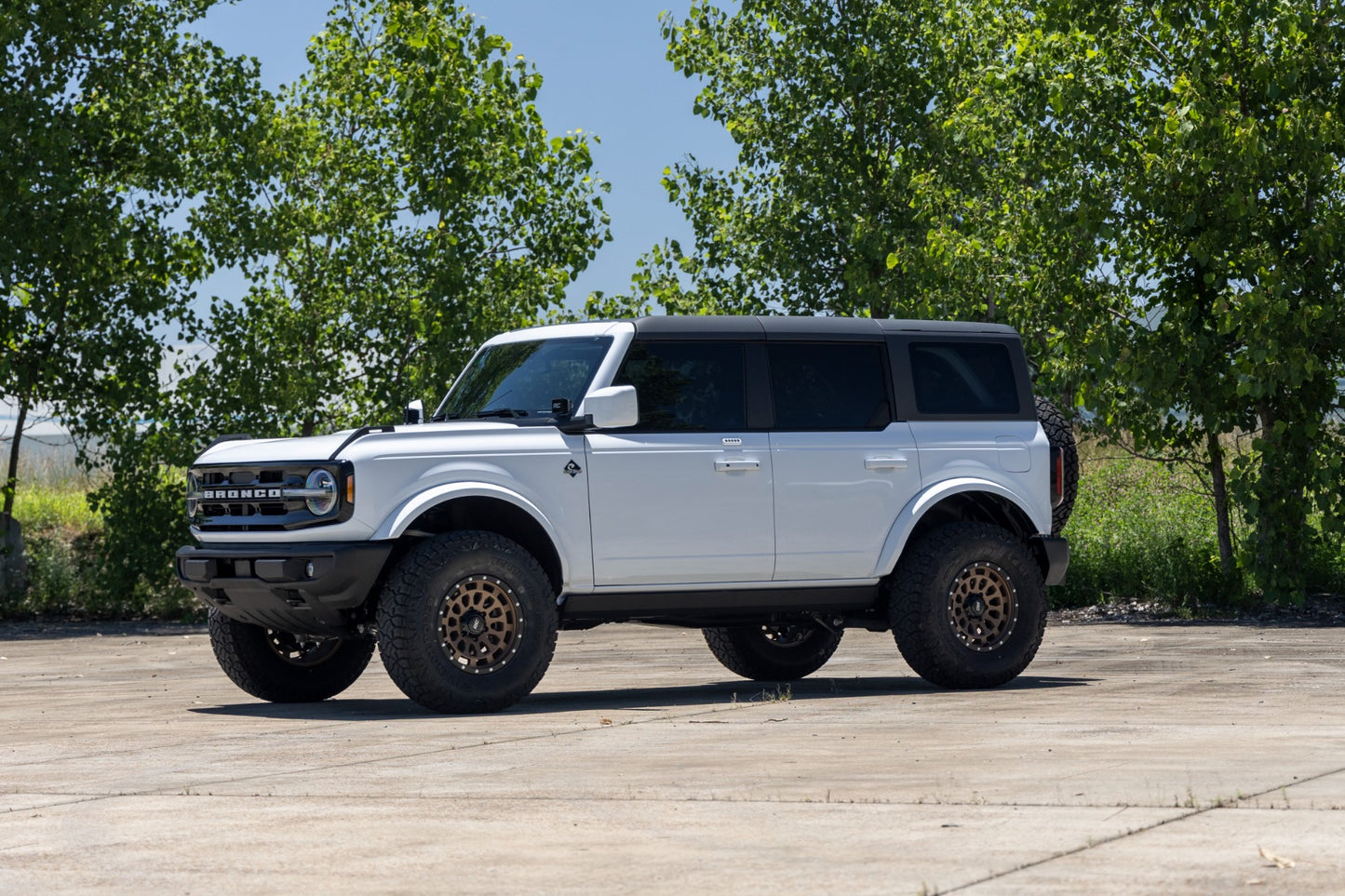 Rough Country 87 Series Wheel | Simulated Beadlock | Bronze/Black | 17x8.5 | 6x5.5 | +25mm
