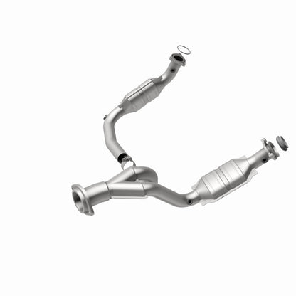 MagnaFlow Direct Fit Catalytic Converter 07-08 Escalade 6.2 Driver Side OEM