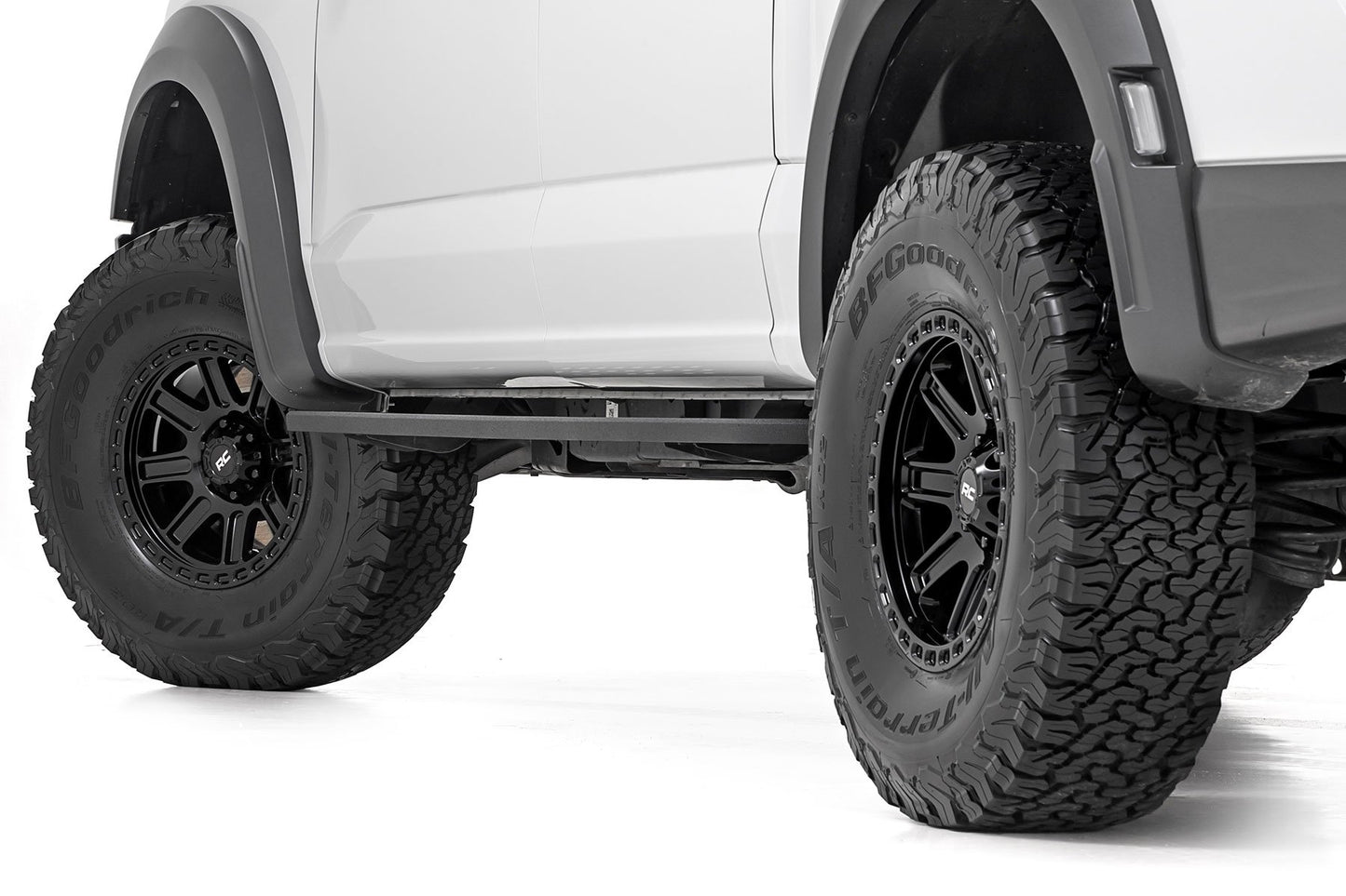 Rough Country 84 Series Wheel | One-Piece | Gloss Black | 15x8 | 5x5.5 | -19mm