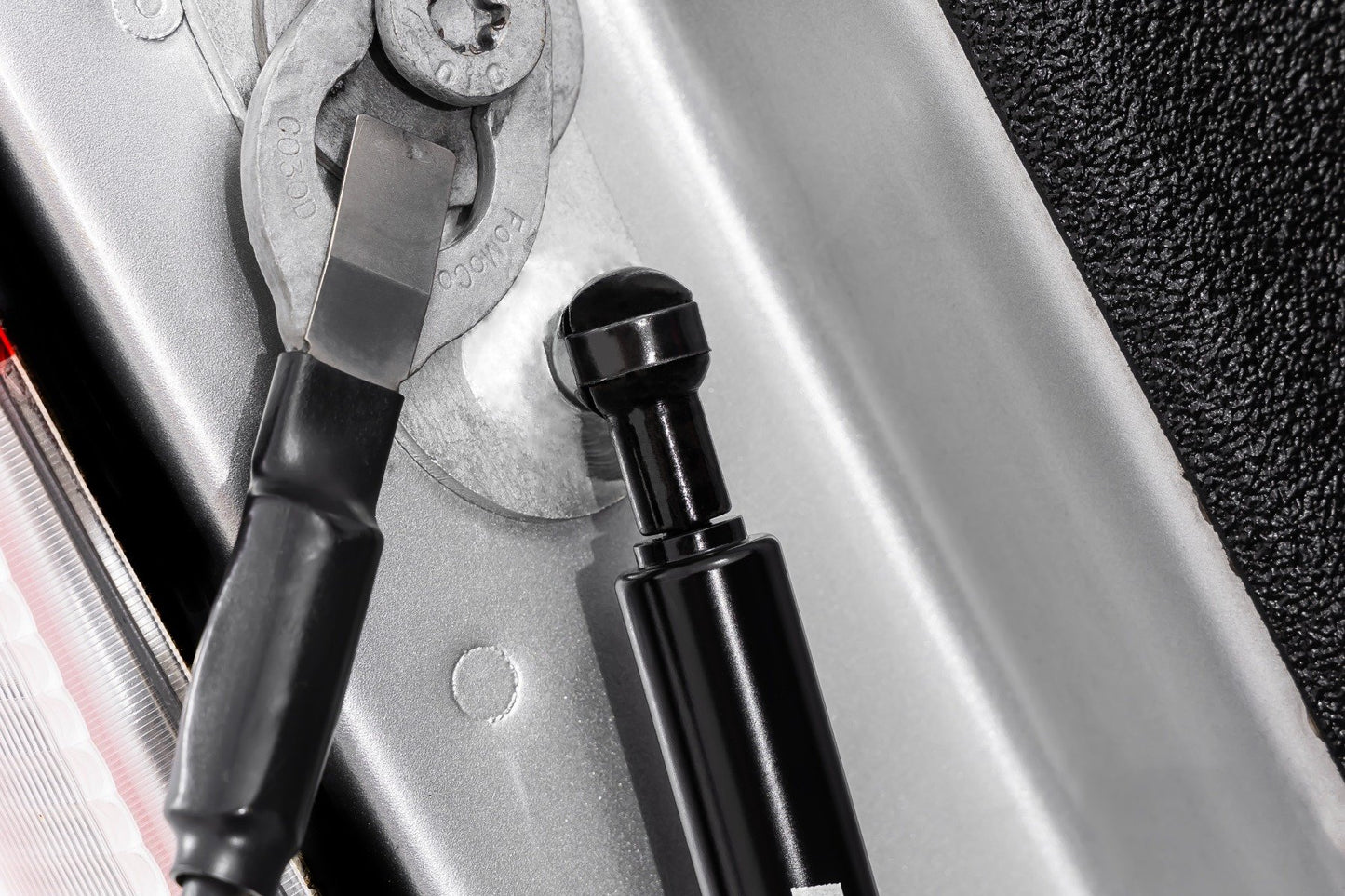 Tailgate Assist | Ford F-150/F-250/F-350 Super Duty 2WD/4WD (2015-2024)