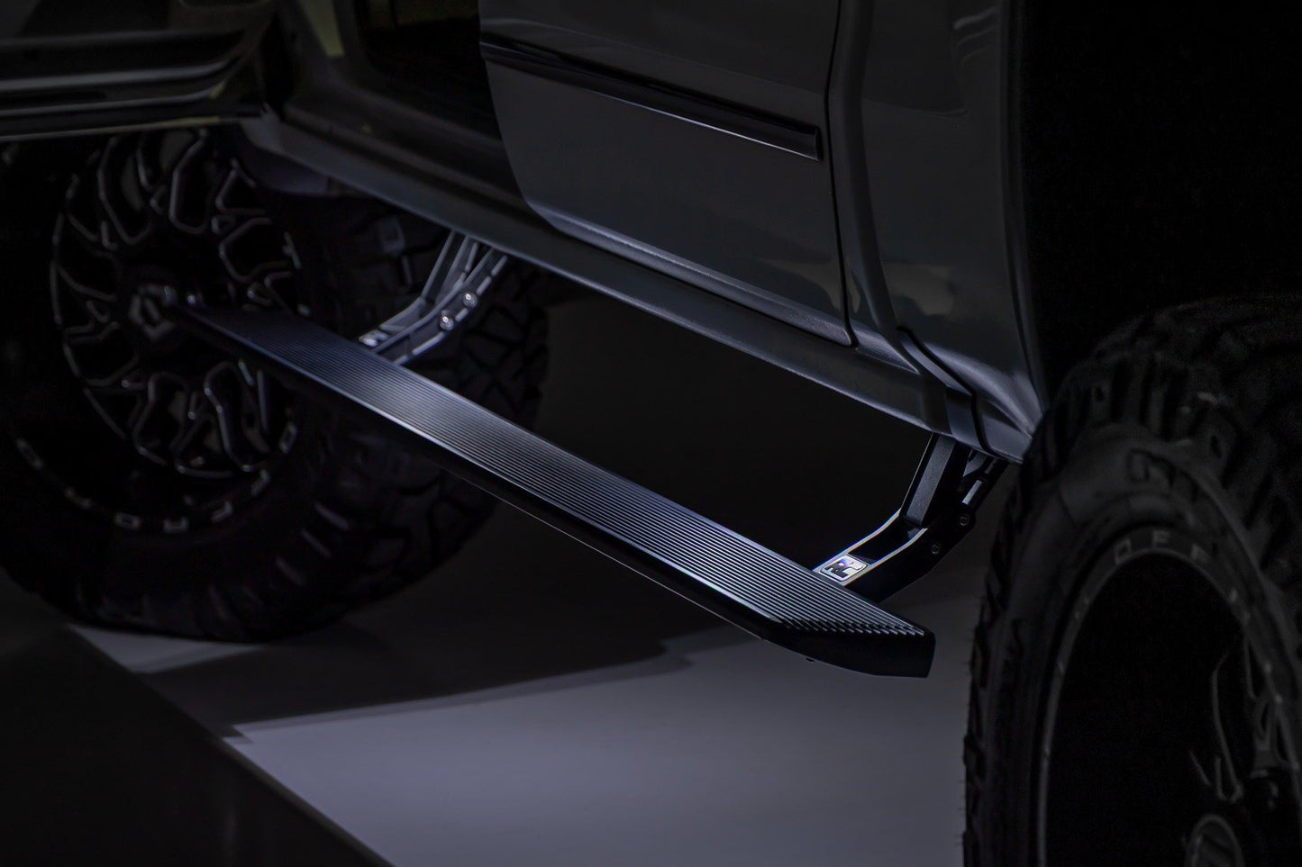 Power Running Boards | HT-Series | Crew Cab | Chevy/GMC 1500/2500HD/3500HD 2WD/4WD