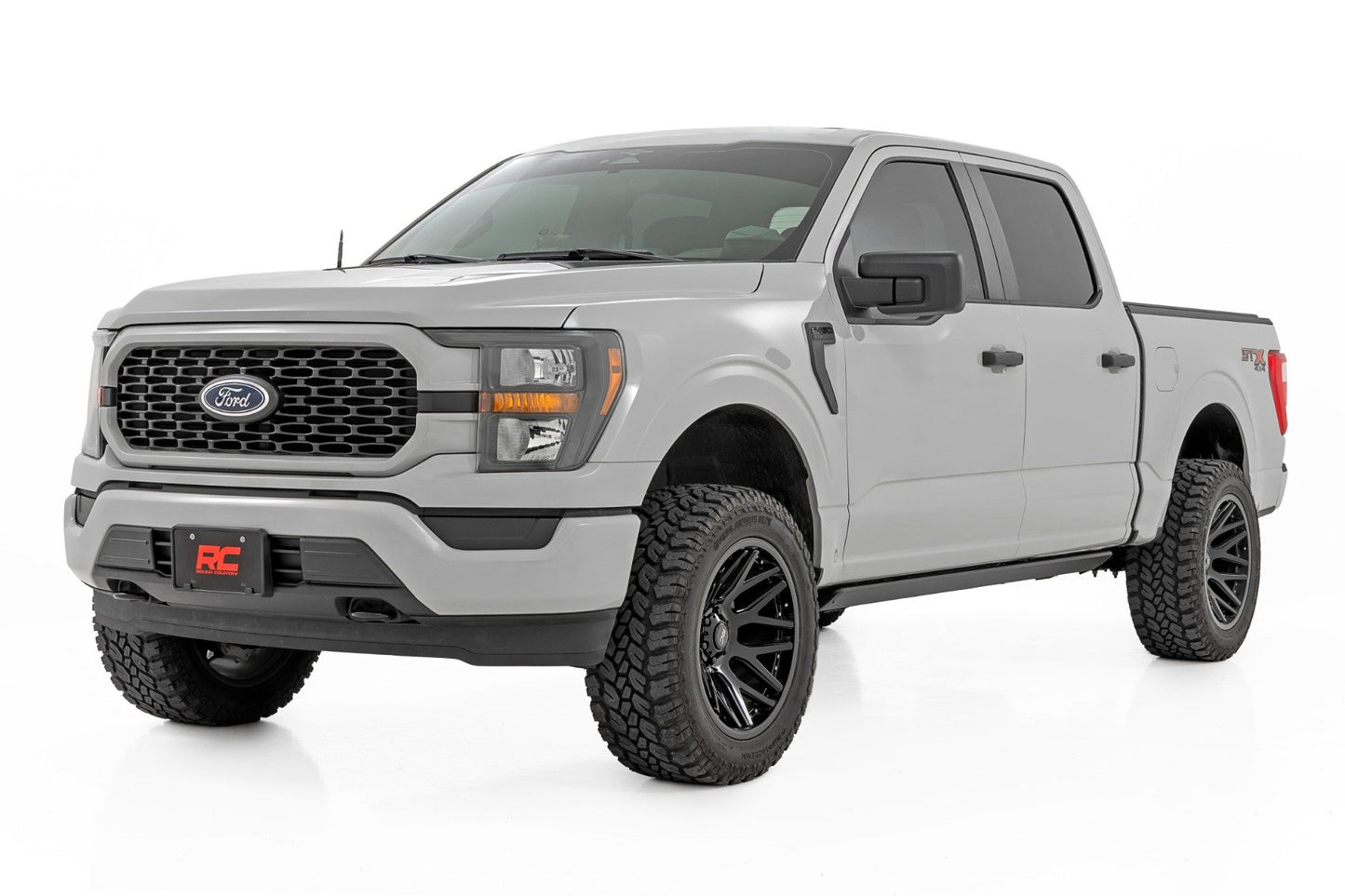 Elite Series Power Running Boards | Crew Cab | Ford F-150/Lightning/250/350/Raptor (15-26)