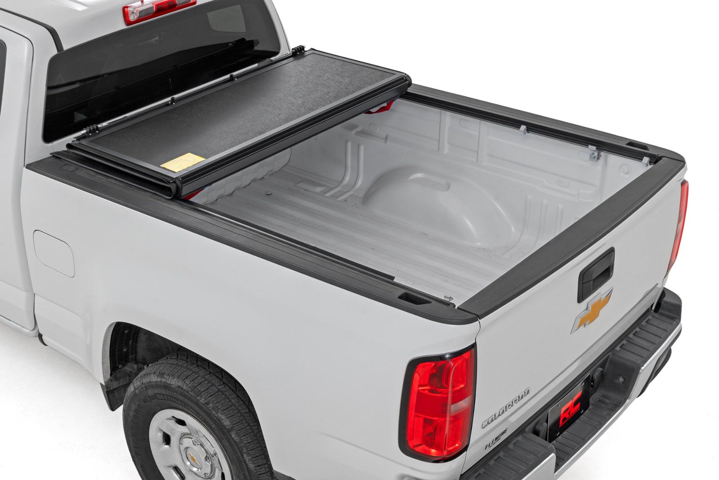 Hard Low Profile Bed Cover | 6' Bed | Chevy/GMC Canyon/Colorado (15-22)