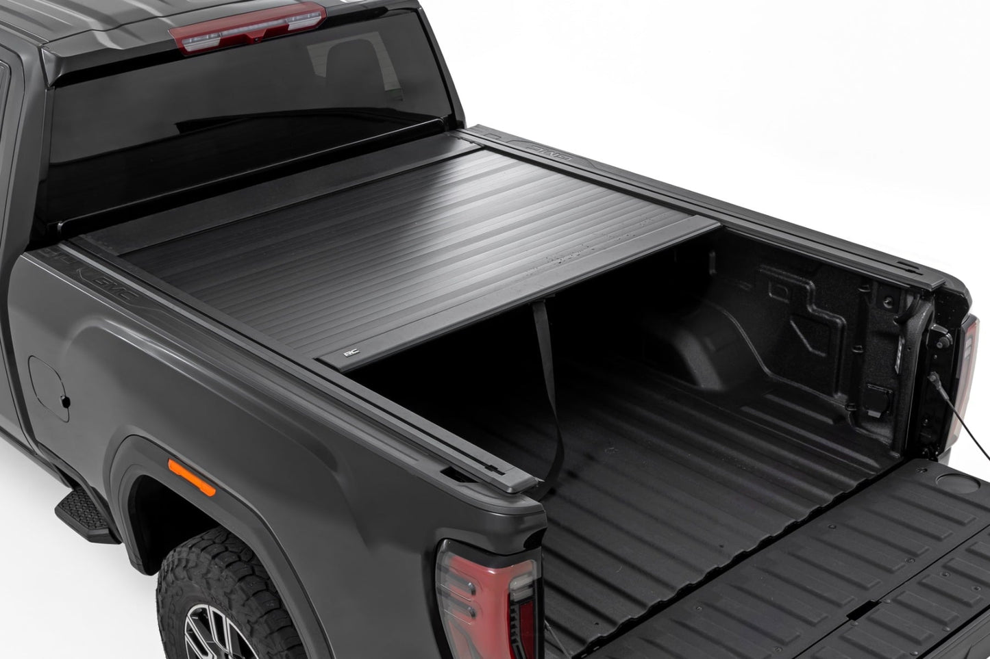 Manual Retractable Bed Cover | 6'9" Bed | Chevy/GMC 2500HD/3500HD (20-26)