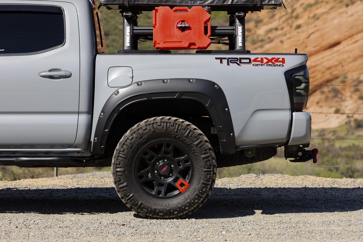 Fender Flares | Defender | 8T6 Voodoo Blue | Toyota Tacoma (16-23)