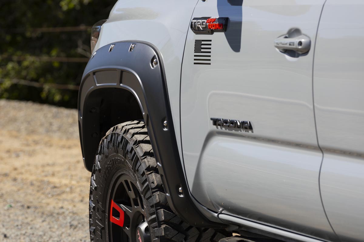 Fender Flares | Defender | 8T6 Voodoo Blue | Toyota Tacoma (16-23)