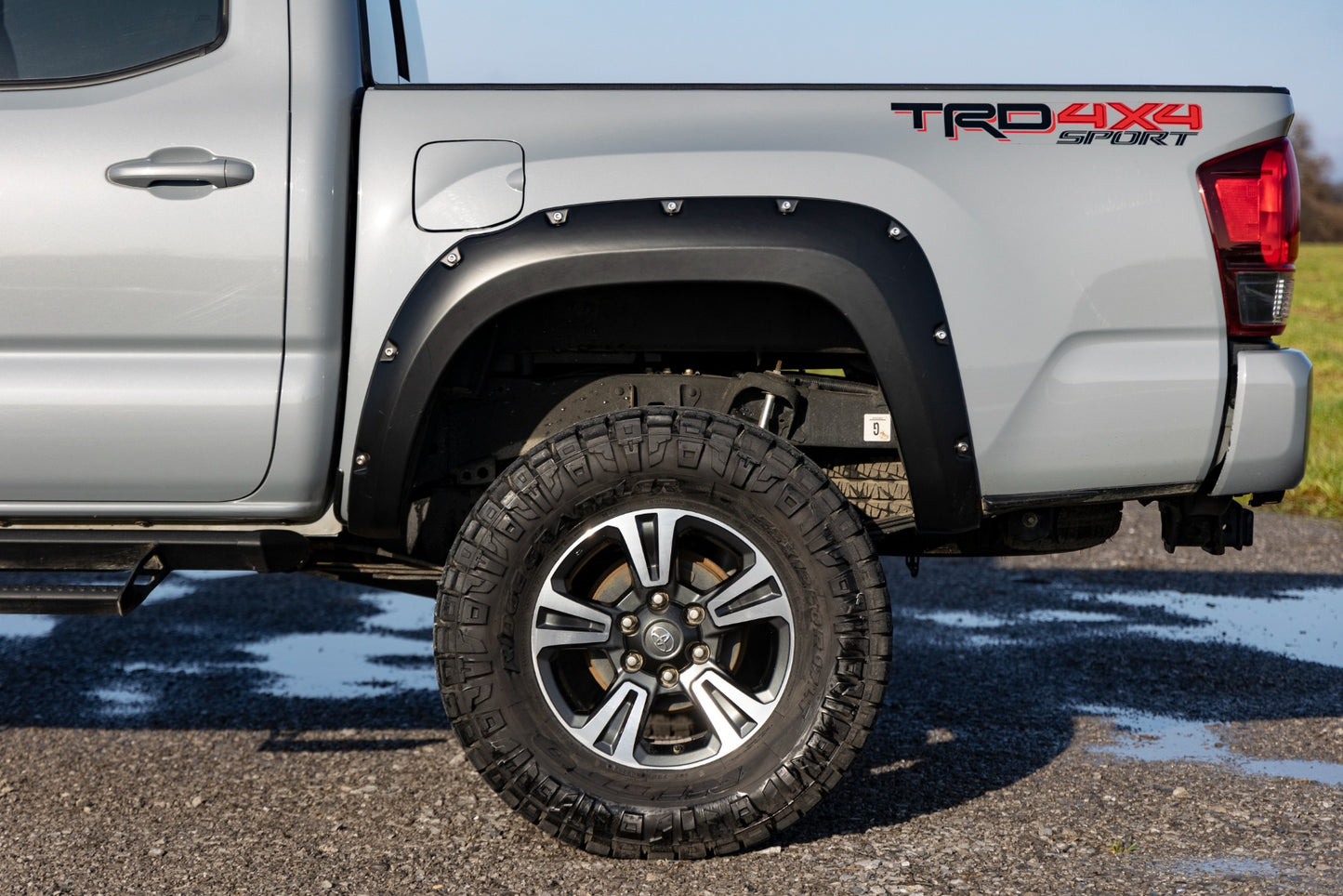 Pocket Fender Flares | 040 Super White | Toyota Tacoma (16-23)