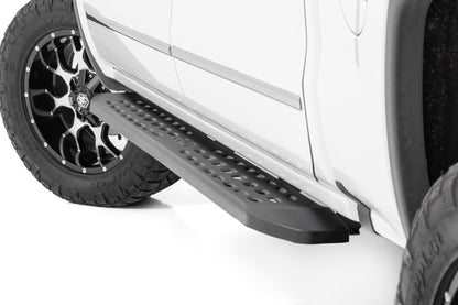 RPT2 Running Boards | Crew Cab | Chevy/GMC 1500/2500HD/3500HD (07-18) - Off Road Canada